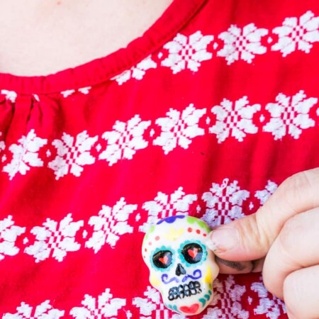 Hot Glue Dia de Los Muertos Calavera Pin - East to make in 15 minutes!
